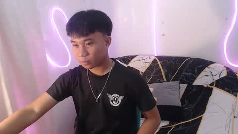 Snapshot of asian_prince_of_cock chatting on 09-11-25, 05:40 Prince online show from 09-11-25, 05:40