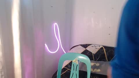 Snapshot of asian_prince_of_cock chatting on 09-15-25, 02:33 Prince online show from 09-15-25, 02:33