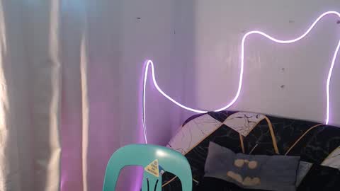 Snapshot of asian_prince_of_cock chatting on 09-19-25, 05:53 Prince online show from 09-19-25, 05:53