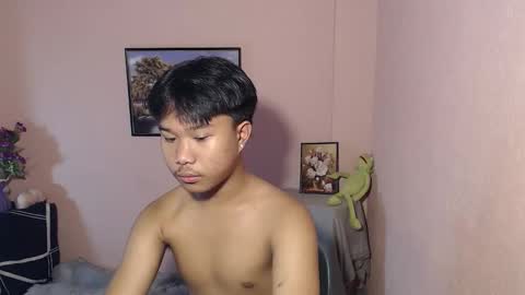 Snapshot of asian_prince_of_cock chatting on 10-20-25, 05:41 Prince online show from 10-20-25, 05:41
