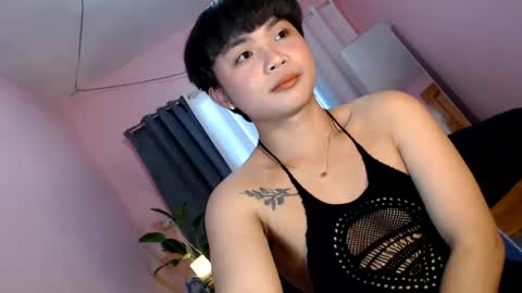 Snapshot of asian_reyshell chatting on 07-18-26, 05:22 Reyshell online show from 07-18-26, 05:22