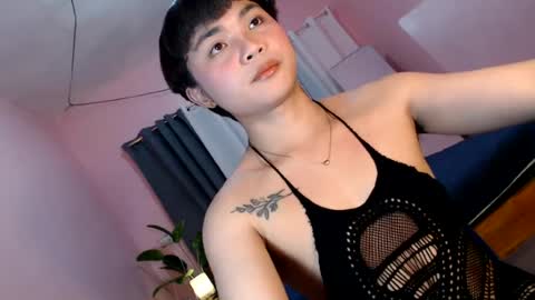 Snapshot of asian_reyshell chatting on 07-20-26, 11:12 Reyshell online show from 07-20-26, 11:12