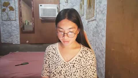 Rhean online show from 12-17-25, 04:40