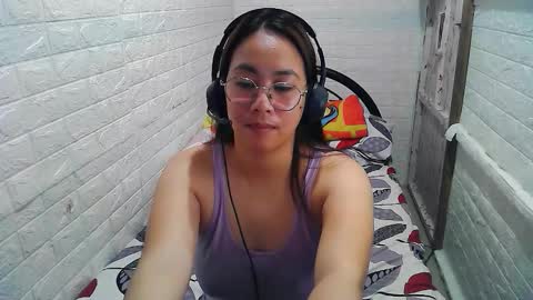 Snapshot of asian_sexydimples chatting on 11-18-25, 11:37 Trixie online show from 11-18-25, 11:37