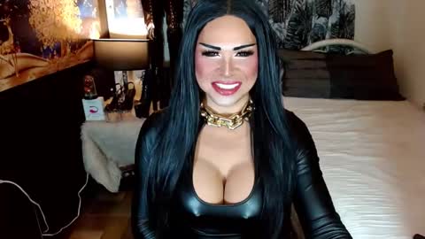 nicole online show from 03-11-26, 05:19