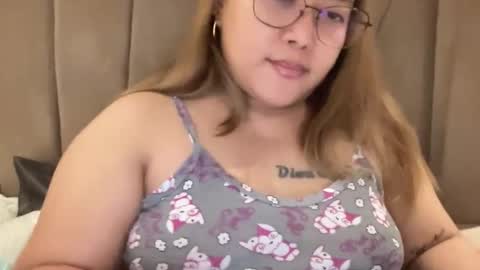 Snapshot of asianbunny10 chatting on 05-15-26, 01:51 Curvy online show from 05-15-26, 01:51