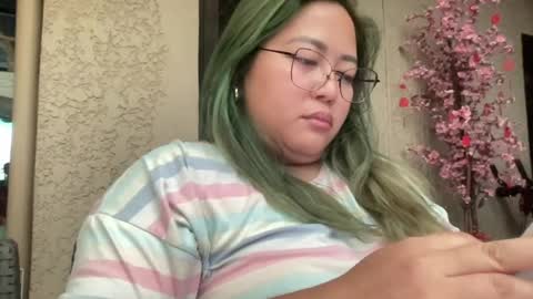 Snapshot of asianbunny10 chatting on 06-15-26, 09:50 Curvy online show from 06-15-26, 09:50