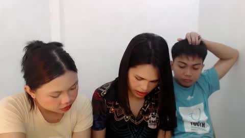   online show from 03-04-25, 07:41