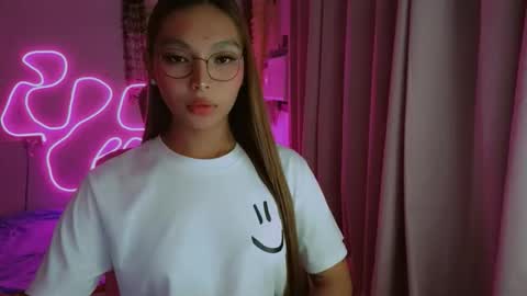 Snapshot of asianhottiesttamira chatting on 04-20-26, 12:41 HI IM TAMIRA LOOKING FOR SERIOUS RELATIONSHIP online show from 04-20-26, 12:41
