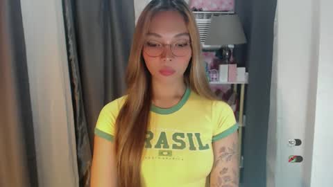 Snapshot of asianhottiesttamira chatting on 05-19-26, 02:34 HI IM TAMIRA LOOKING FOR SERIOUS RELATIONSHIP online show from 05-19-26, 02:34