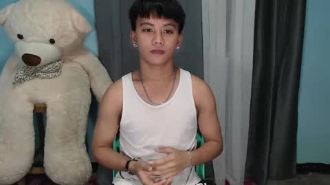 Snapshot of asianhunk_zam chatting on 12-11-24, 10:47 Zam online show from 12-11-24, 10:47