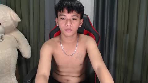 Snapshot of asianhunk_zam chatting on 12-11-24, 05:26 Zam online show from 12-11-24, 05:26