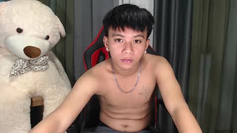 Snapshot of asianhunk_zam chatting on 12-12-24, 07:26 Zam online show from 12-12-24, 07:26