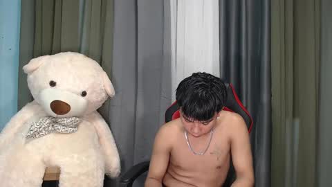 Snapshot of asianhunk_zam chatting on 12-13-24, 10:41 Zam online show from 12-13-24, 10:41