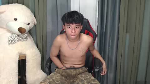 Snapshot of asianhunk_zam chatting on 12-16-24, 02:05 Zam online show from 12-16-24, 02:05