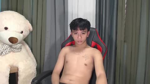 Snapshot of asianhunk_zam chatting on 12-18-24, 08:09 Zam online show from 12-18-24, 08:09