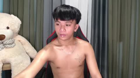 Snapshot of asianhunk_zam chatting on 01-04-25, 07:45 Zam online show from 01-04-25, 07:45