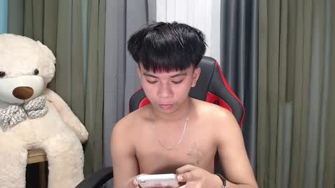 Snapshot of asianhunk_zam chatting on 01-05-25, 09:36 Zam online show from 01-05-25, 09:36