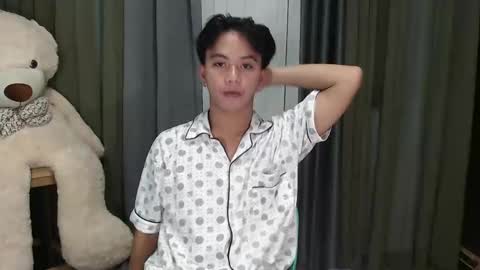 Snapshot of asianhunk_zam chatting on 01-12-25, 11:28 Zam online show from 01-12-25, 11:28