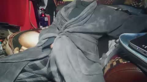 Snapshot of asianlooker chatting on 12-20-24, 10:22 John online show from 12-20-24, 10:22