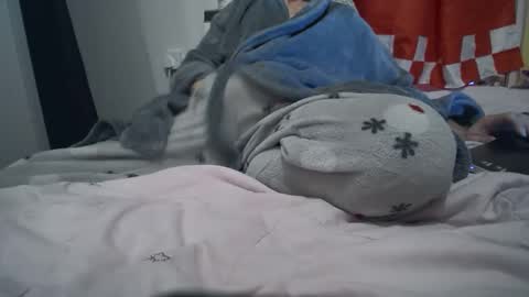 Snapshot of asianlooker chatting on 12-30-24, 07:21 John online show from 12-30-24, 07:21