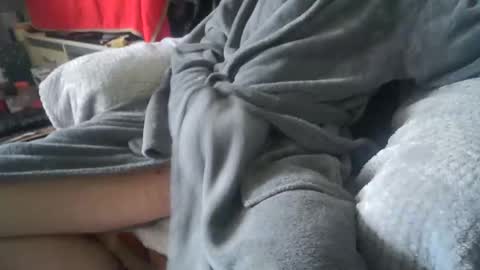 Snapshot of asianlooker chatting on 02-11-25, 11:10 John online show from 02-11-25, 11:10