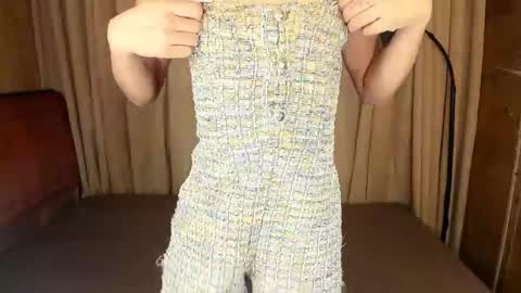 Snapshot of asianprettypetite chatting on 02-18-25, 12:17 CHESKA online show from 02-18-25, 12:17