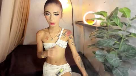 Snapshot of asianprettypetite chatting on 10-07-25, 03:25 CHESKA online show from 10-07-25, 03:25