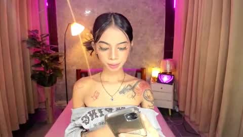 Snapshot of asianprettypetite chatting on 11-05-25, 06:24 CHESKA online show from 11-05-25, 06:24