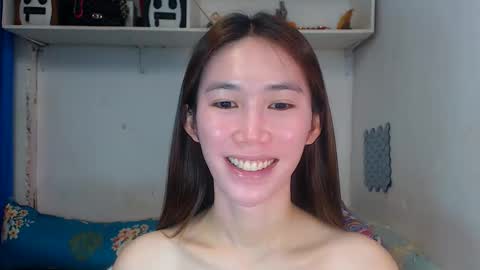 Snapshot of asianqt19 chatting on 05-18-26, 06:41 J A D E online show from 05-18-26, 06:41