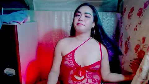 Sofhia online show from 10-16-25, 05:47