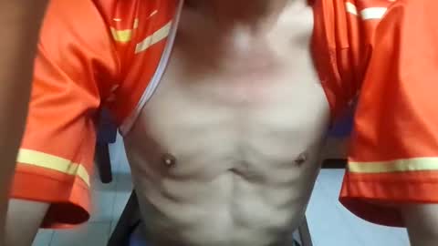 asianthai online show from 10-19-25, 04:02