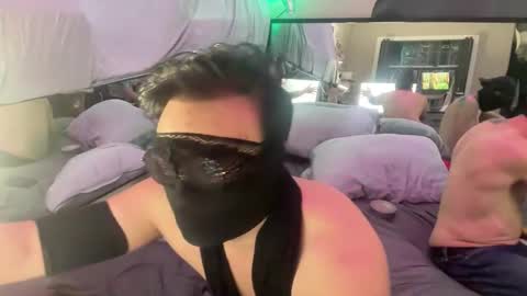 asianwhite109430742176 online show from 12-15-25, 07:51