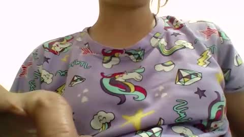 Snapshot of asianzoe4youxx chatting on 12-15-25, 05:34 Zoe online show from 12-15-25, 05:34