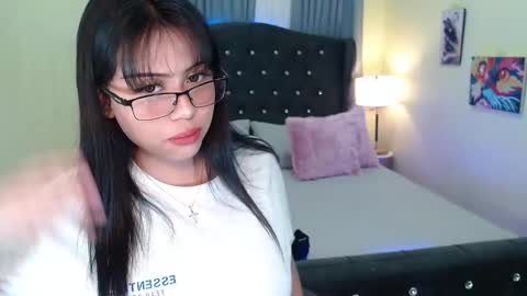 Snapshot of asias_hotkiara chatting on 01-12-25, 09:51 KIARA online show from 01-12-25, 09:51