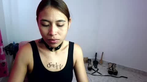 Snapshot of asiri_smith chatting on 05-27-26, 02:03 Asiri online show from 05-27-26, 02:03