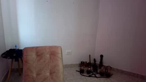 Snapshot of asiri_smith chatting on 06-16-26, 04:42 Asiri online show from 06-16-26, 04:42