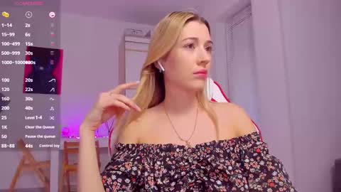 Caroline online show from 03-09-25, 03:27