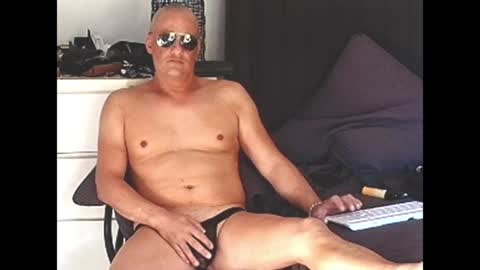 Snapshot of askil8802 chatting on 04-20-26, 05:54 askil8802 online show from 04-20-26, 05:54