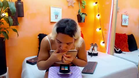 Snapshot of aslyhernandez chatting on 12-16-24, 11:22 ASLY online show from 12-16-24, 11:22