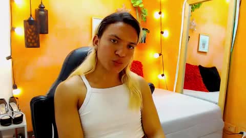 Snapshot of aslyhernandez chatting on 01-02-25, 08:46 ASLY online show from 01-02-25, 08:46