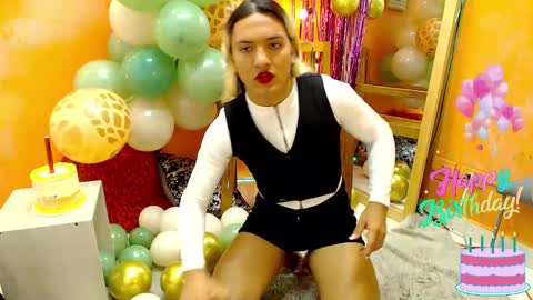 Snapshot of aslyhernandez chatting on 01-16-25, 02:08 ASLY online show from 01-16-25, 02:08