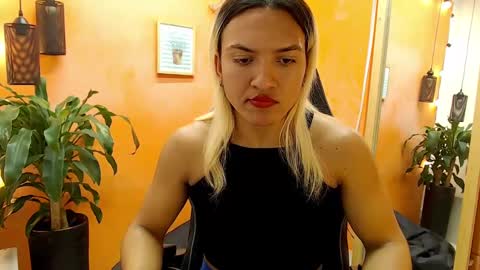 Snapshot of aslyhernandez chatting on 01-24-25, 02:08 ASLY online show from 01-24-25, 02:08