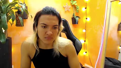 Snapshot of aslyhernandez chatting on 01-27-25, 11:22 ASLY online show from 01-27-25, 11:22