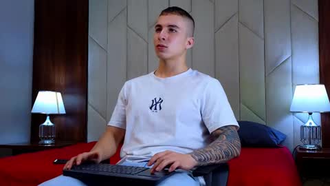 Snapshot of asmodeo_cox chatting on 01-15-25, 09:41 Asmodeo - online show from 01-15-25, 09:41