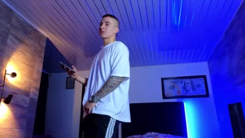 Snapshot of asmodeo_cox chatting on 01-17-25, 05:11 Asmodeo - online show from 01-17-25, 05:11