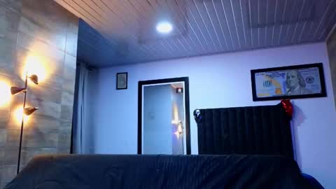 Snapshot of asmodeo_cox chatting on 10-14-25, 11:27 Asmodeo - online show from 10-14-25, 11:27