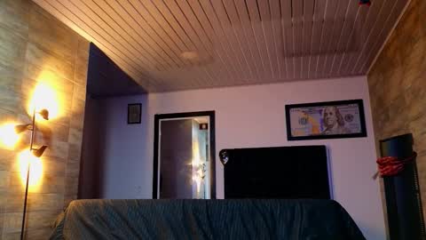 Snapshot of asmodeo_cox chatting on 10-31-25, 08:37 Asmodeo - online show from 10-31-25, 08:37