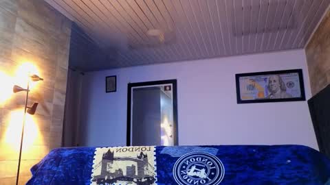 Snapshot of asmodeo_cox chatting on 11-19-25, 11:38 Asmodeo - online show from 11-19-25, 11:38