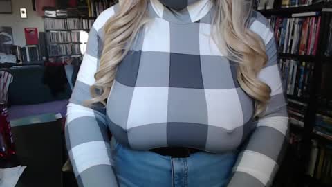 Aspen Vale online show from 10-28-25, 08:55